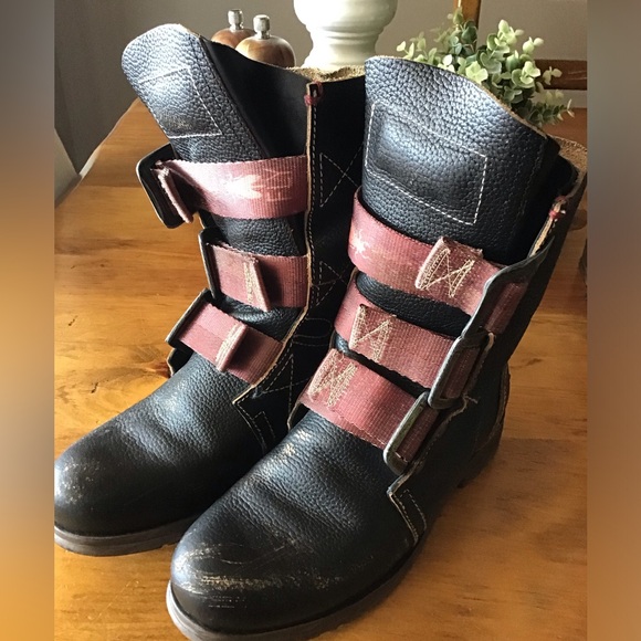 Shoes - Fly London stiff leather boots